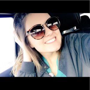 Meet your Posher, Brooke